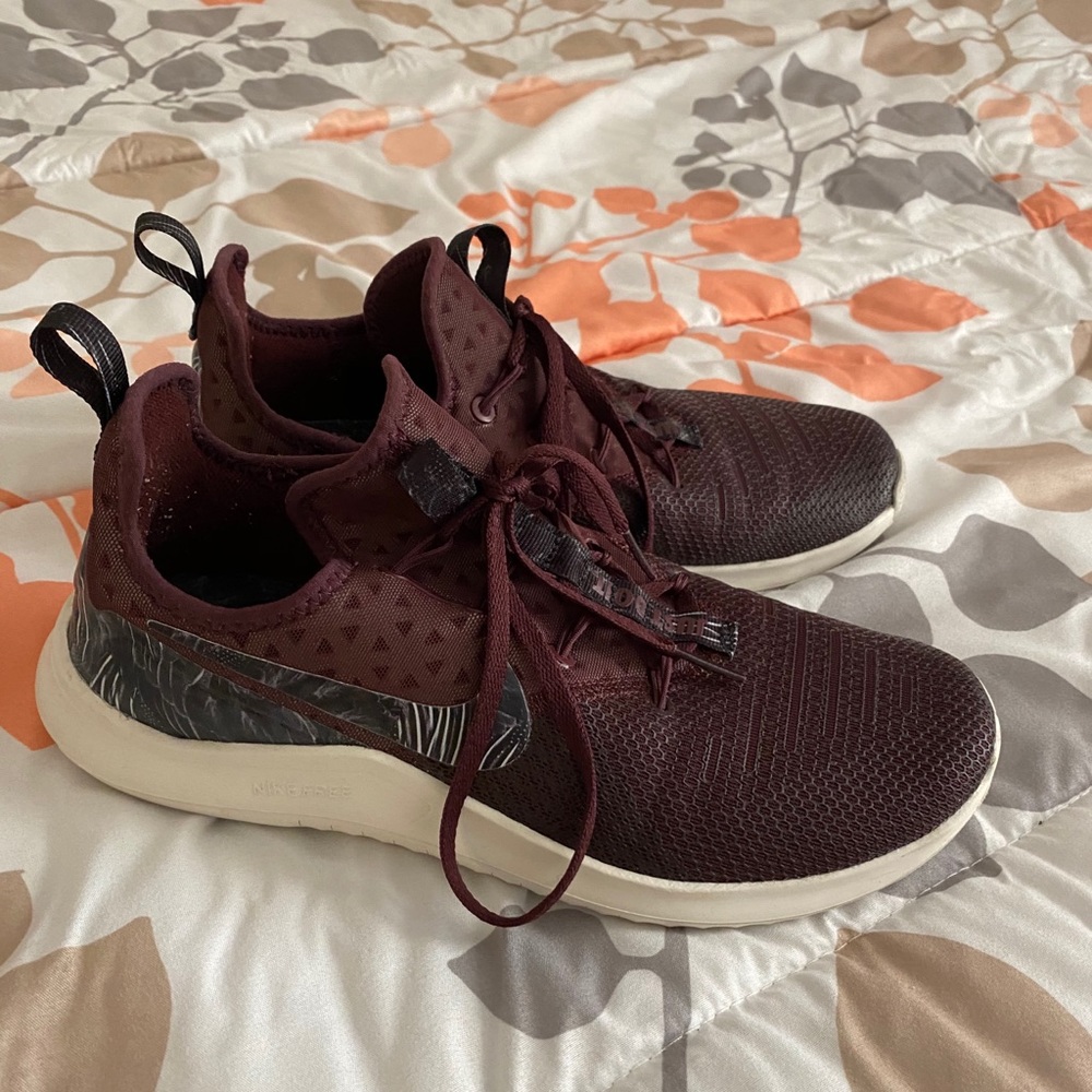 Women’s Nike Sneakers 8.5